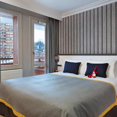 Hotel Araucaria & 4*