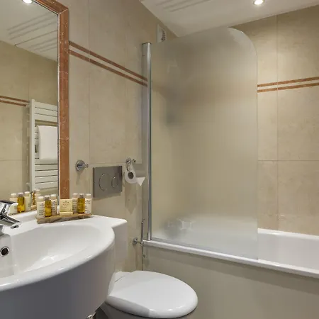 Hotel Araucaria & 4*